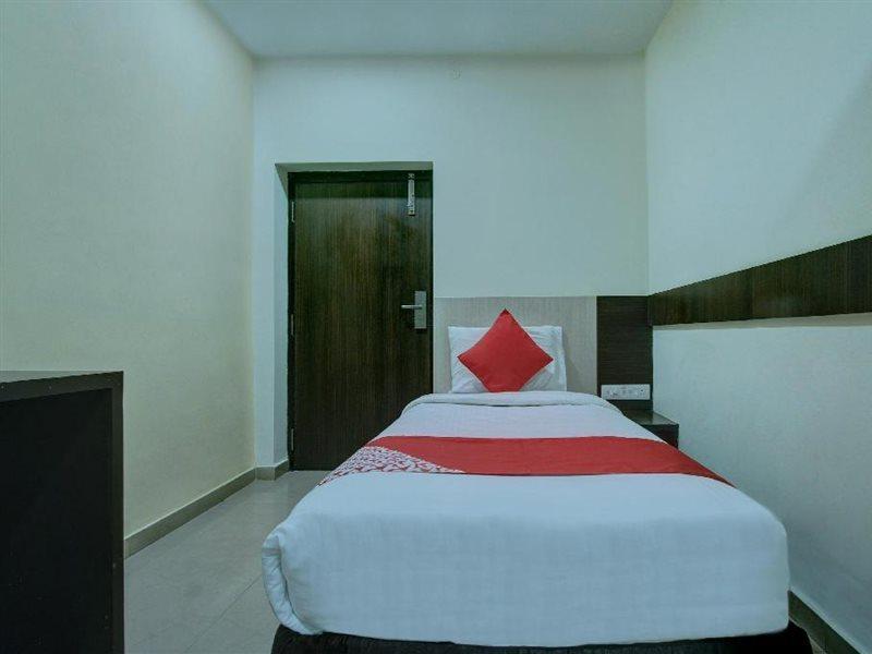 פאלני Hotel Tiruchendur Mani Iyer מראה חיצוני תמונה