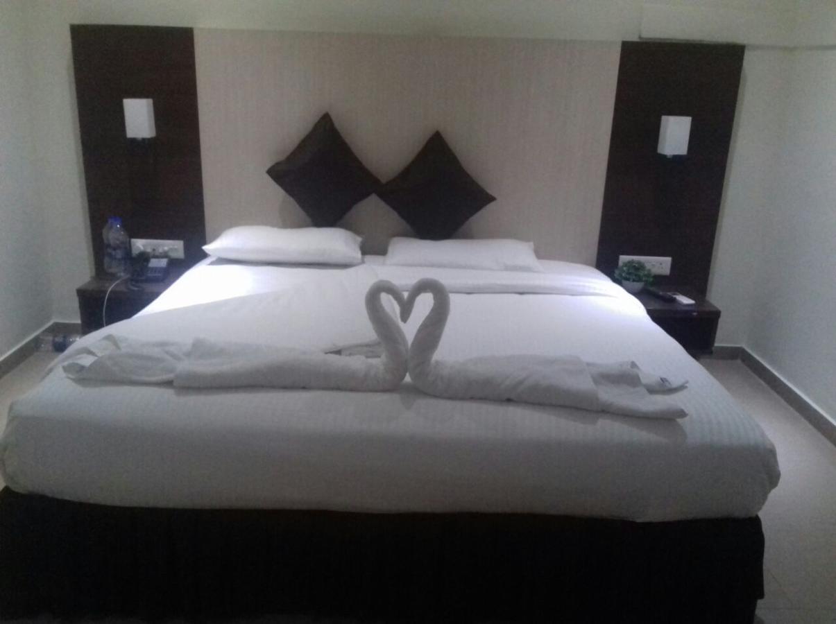 פאלני Hotel Tiruchendur Mani Iyer מראה חיצוני תמונה
