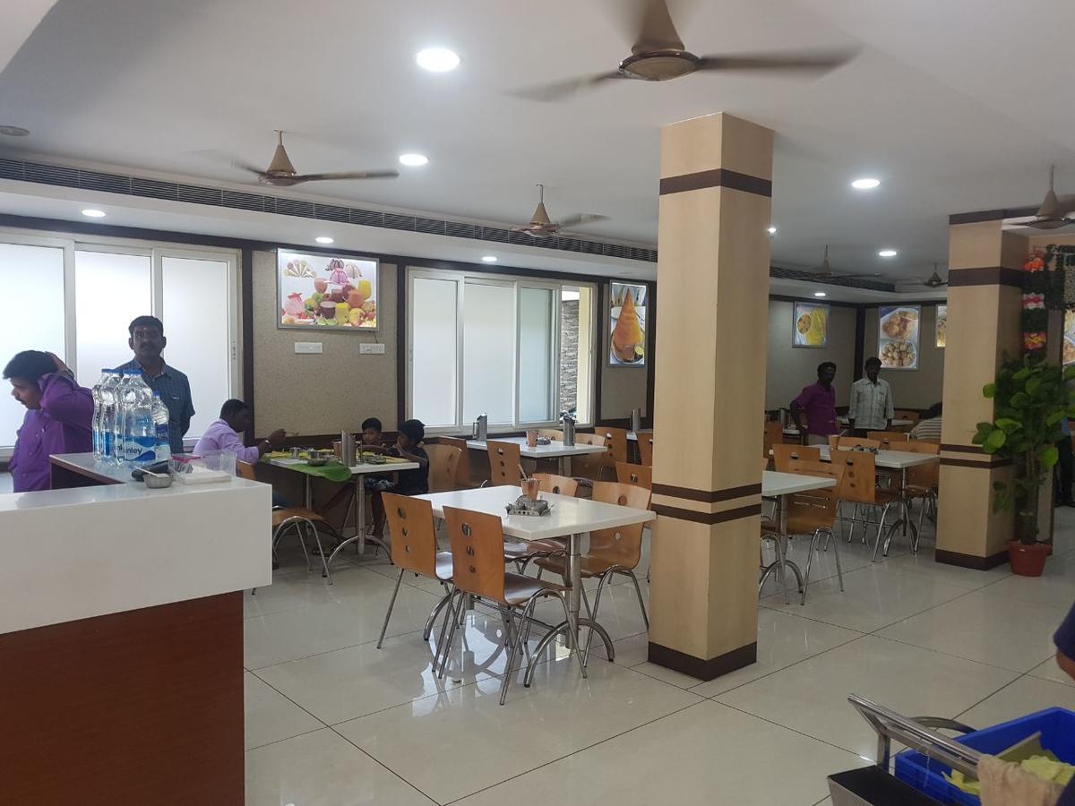 פאלני Hotel Tiruchendur Mani Iyer מראה חיצוני תמונה